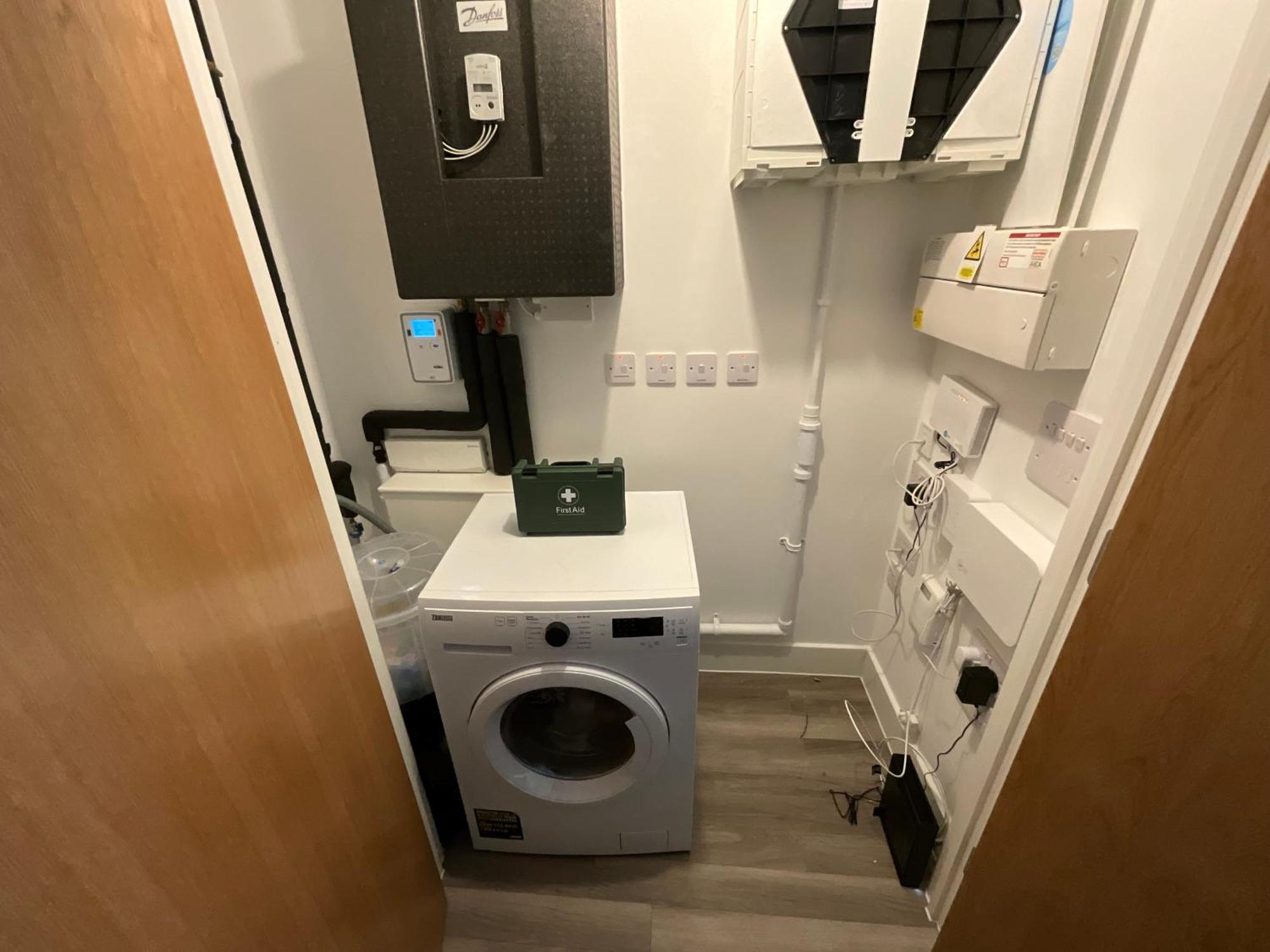 Deluxe Double Bed In Shared Apt Near Canary Wharf, City Airport & O2 Arena With Thames View ロンドン エクステリア 写真