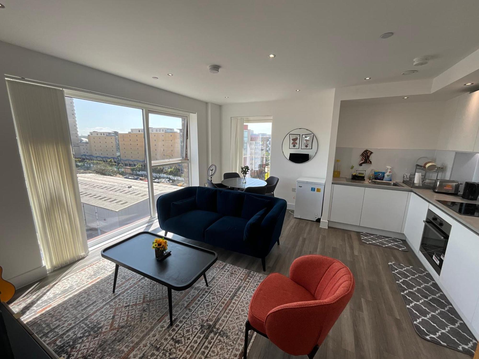 Deluxe Double Bed In Shared Apt Near Canary Wharf, City Airport & O2 Arena With Thames View ロンドン エクステリア 写真