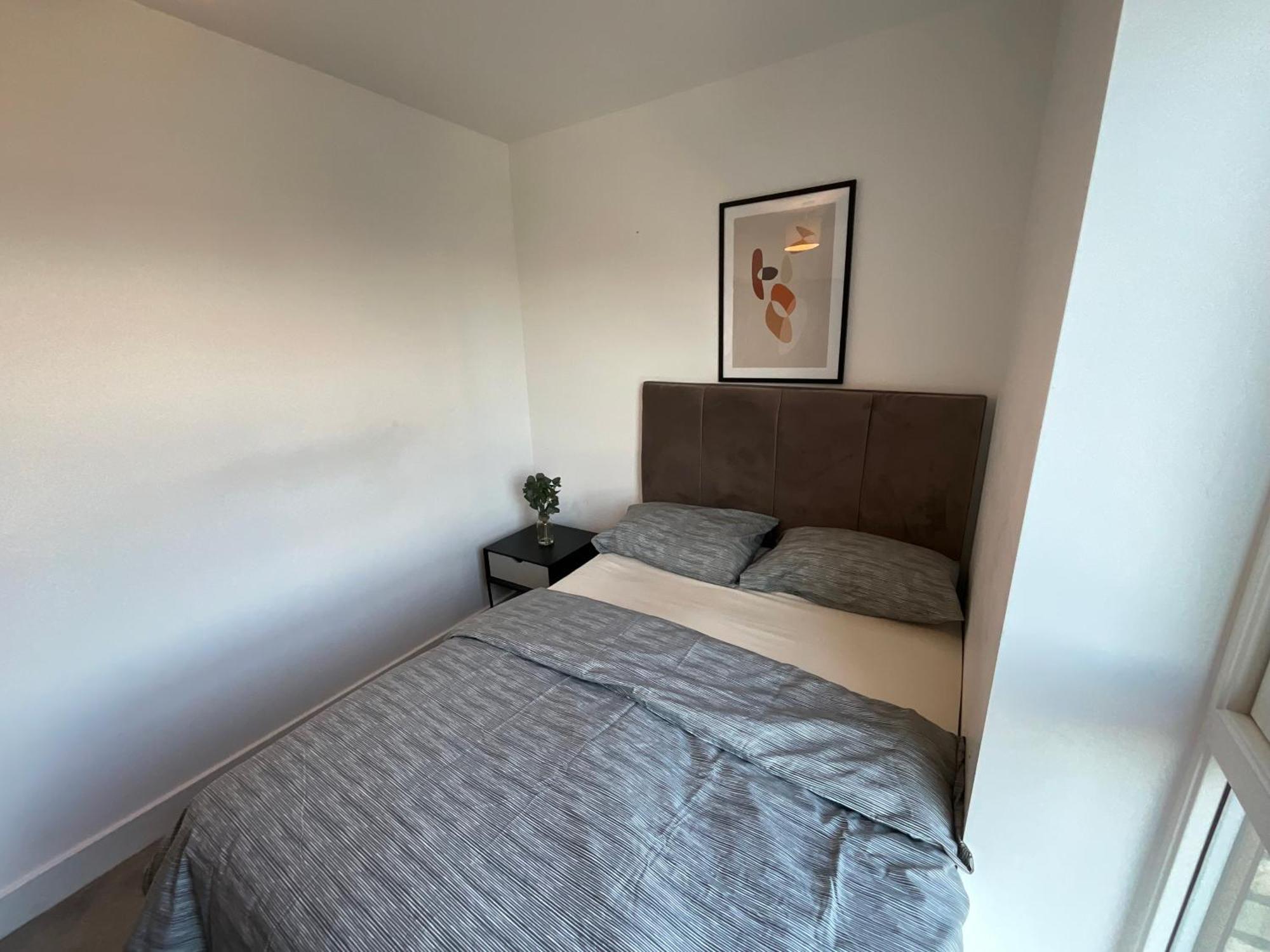 Deluxe Double Bed In Shared Apt Near Canary Wharf, City Airport & O2 Arena With Thames View ロンドン エクステリア 写真