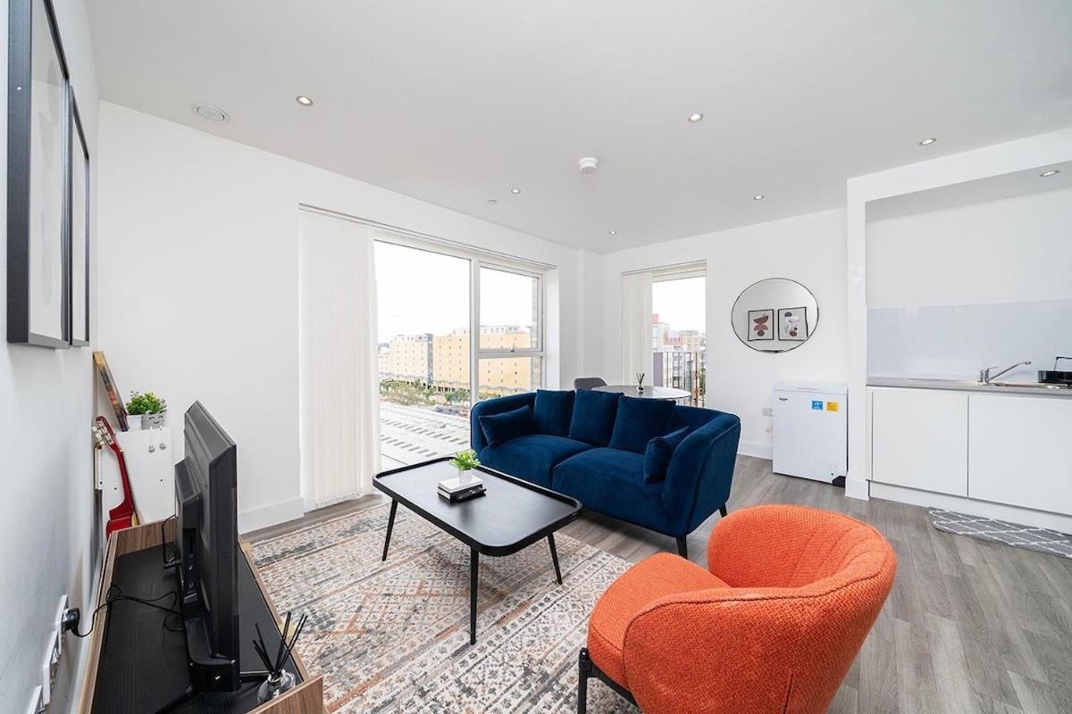 Deluxe Double Bed In Shared Apt Near Canary Wharf, City Airport & O2 Arena With Thames View ロンドン エクステリア 写真